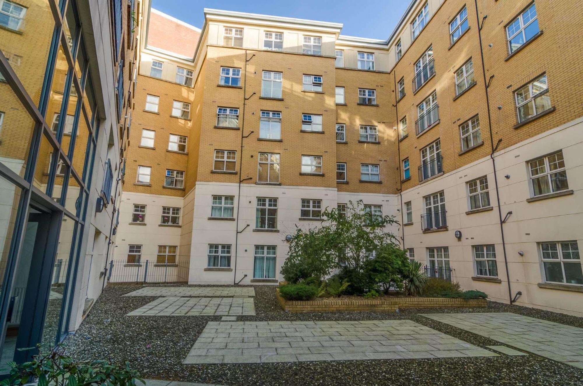 Central Belfast Apartments Alfred Street Exterior photo