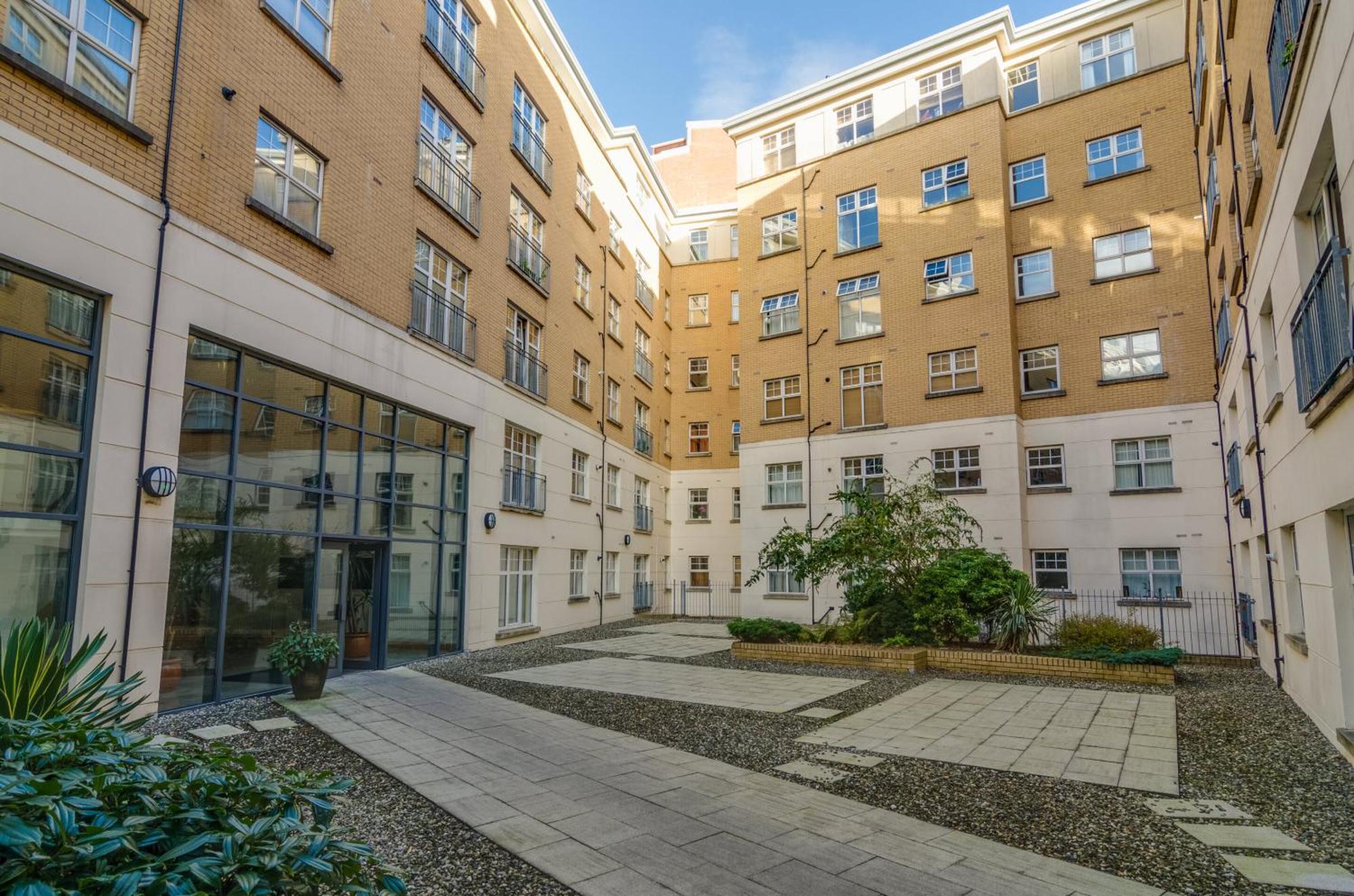 Central Belfast Apartments Alfred Street Exterior photo